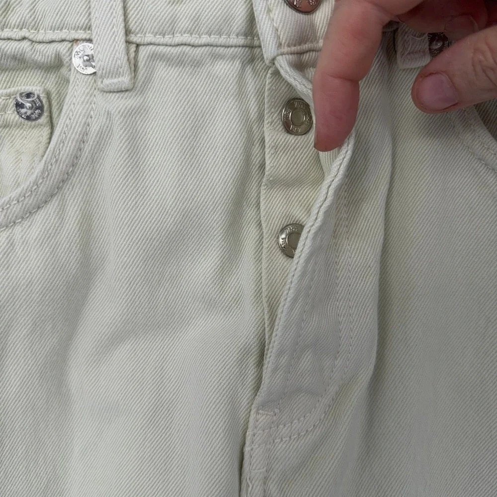 Zara Straight Leg Jeans Women Size 2 Cotton Cream‎ Denim Raw Hem Button Fly